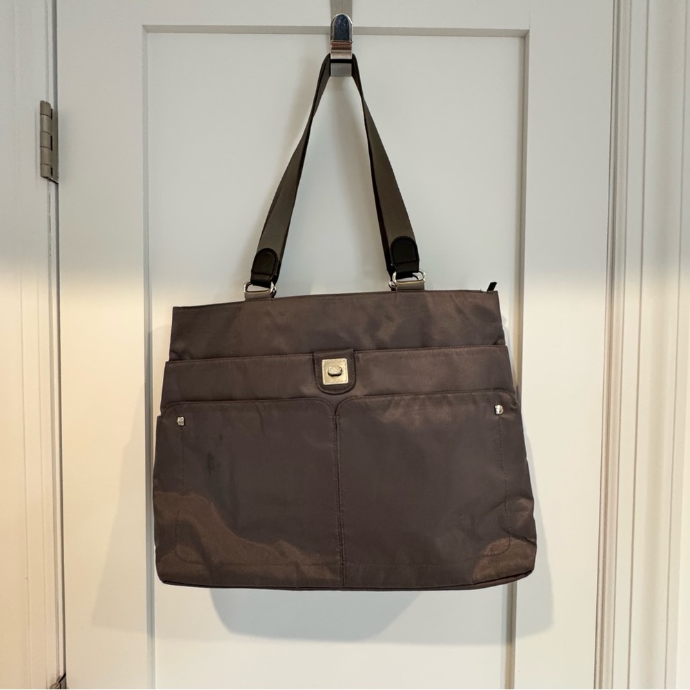 Mosey by Baggallini shoulder bag
